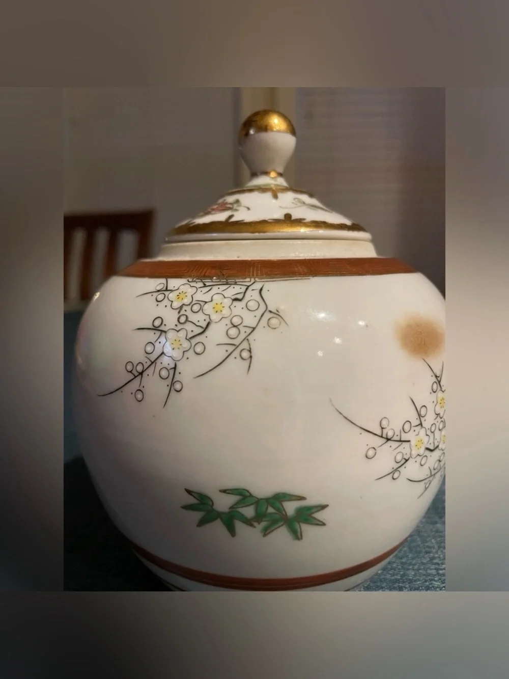 Vintage Japanese Kutani Porcelain Lidded Temple Jar Figural Calligraphy